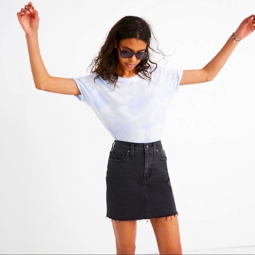 🖤 Madewell Black Distressed Denim Jean Skirt 🖤